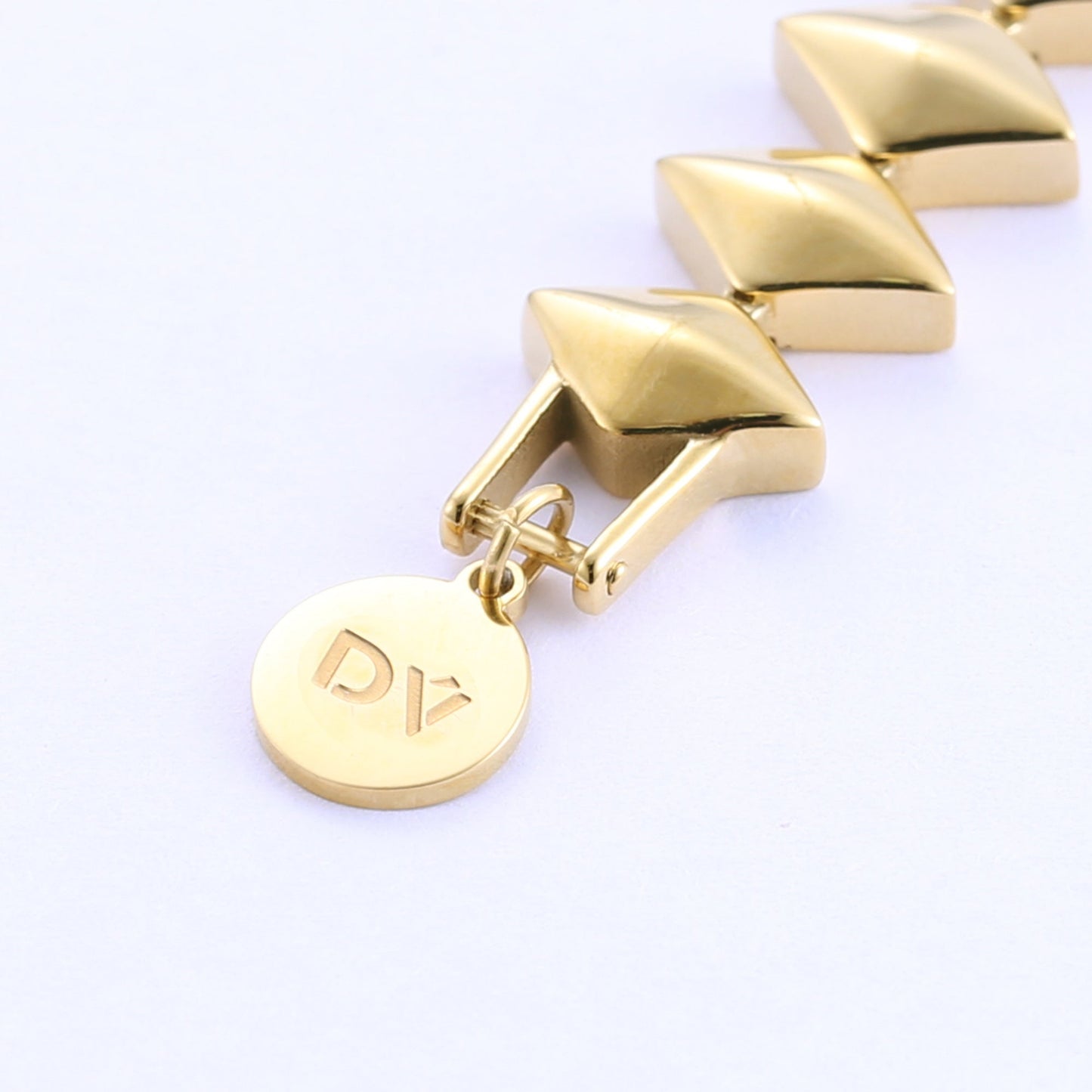 BACK IN STOCK | Edgy Necklace, designed by Rebeca Sá