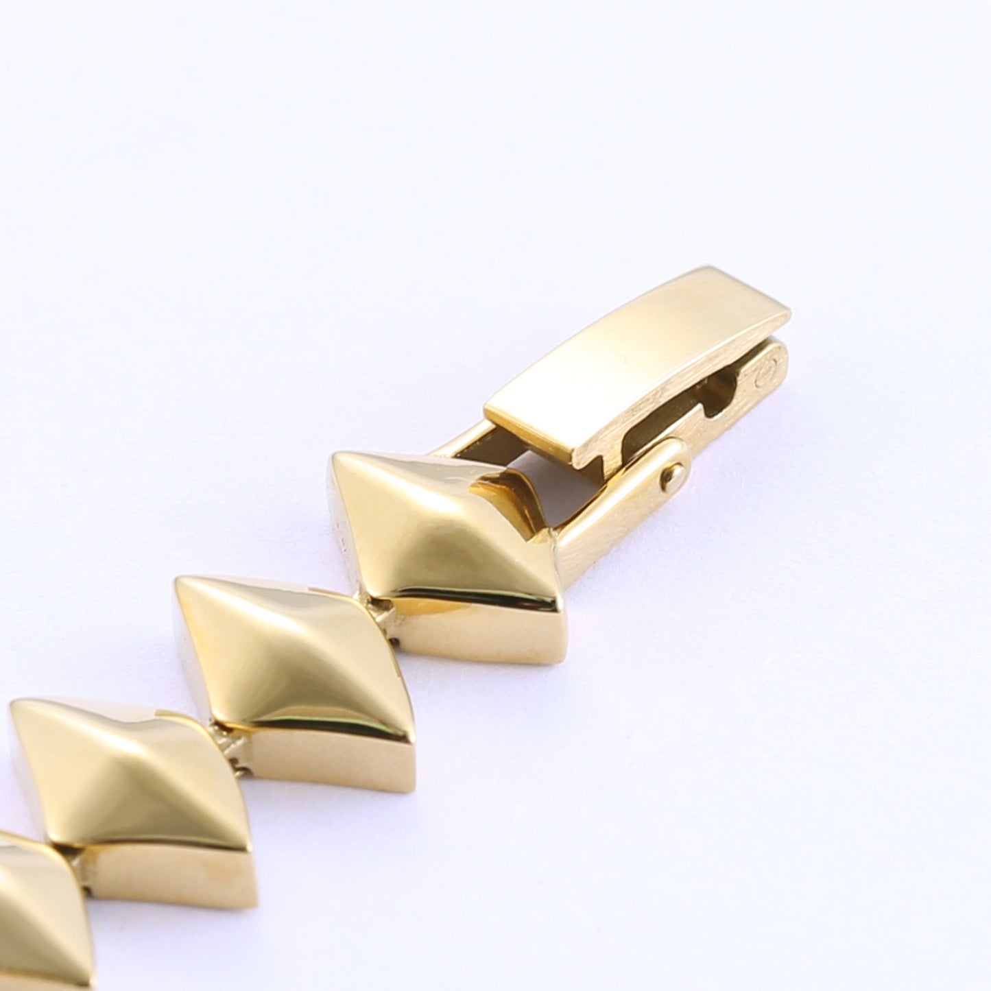 BACK IN STOCK | Edgy Necklace, designed by Rebeca Sá