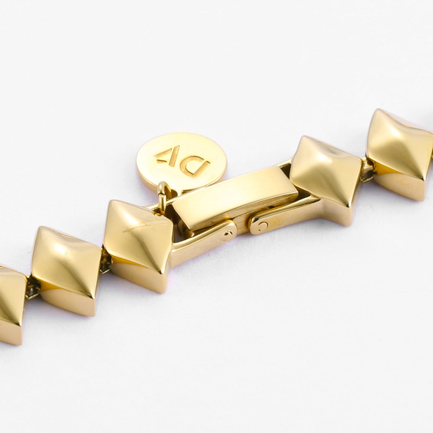 BACK IN STOCK | Edgy Necklace, designed by Rebeca Sá
