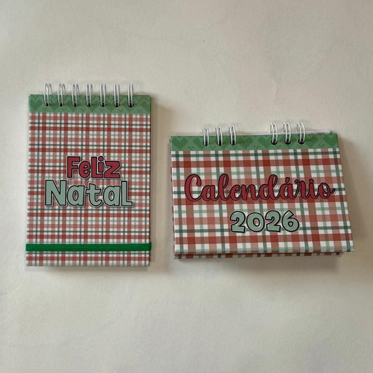 Conjunto Calendário 2026 e Caderno de Bolso com estampa xadrez vermelho e verde - Desapega.nl
