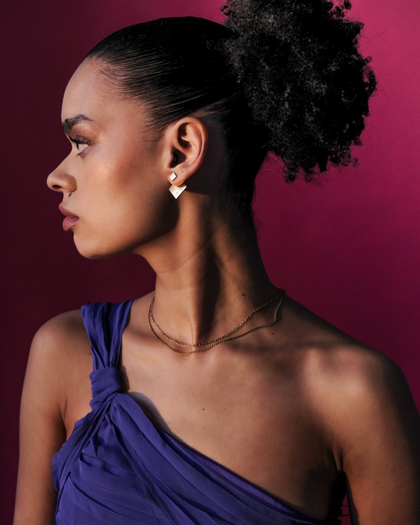 Rhomb Earrings, Divé's Signature Revolve Closure, designed by Rebeca Sá