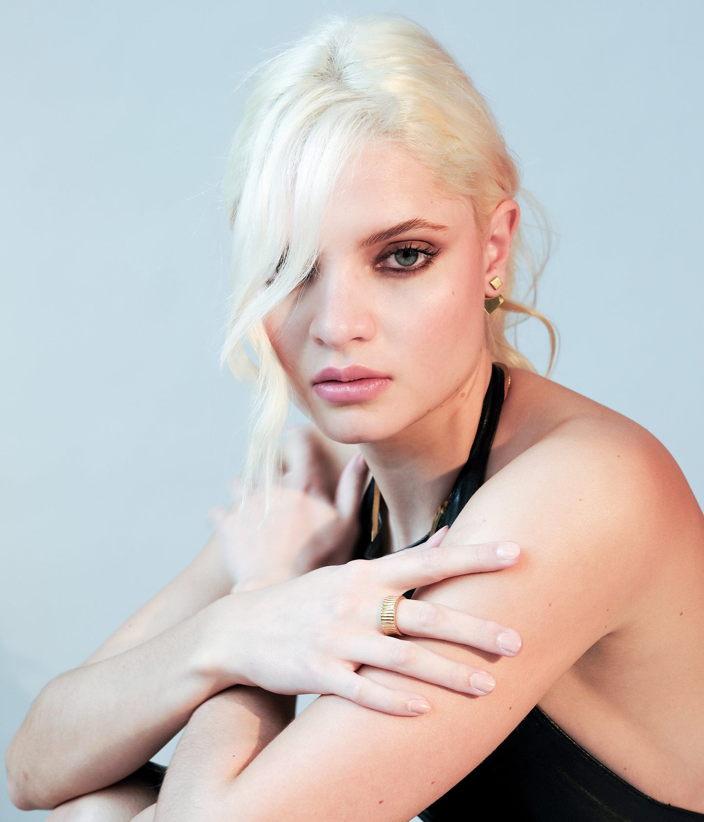 Rhomb Earrings, Divé's Signature Revolve Closure, designed by Rebeca Sá