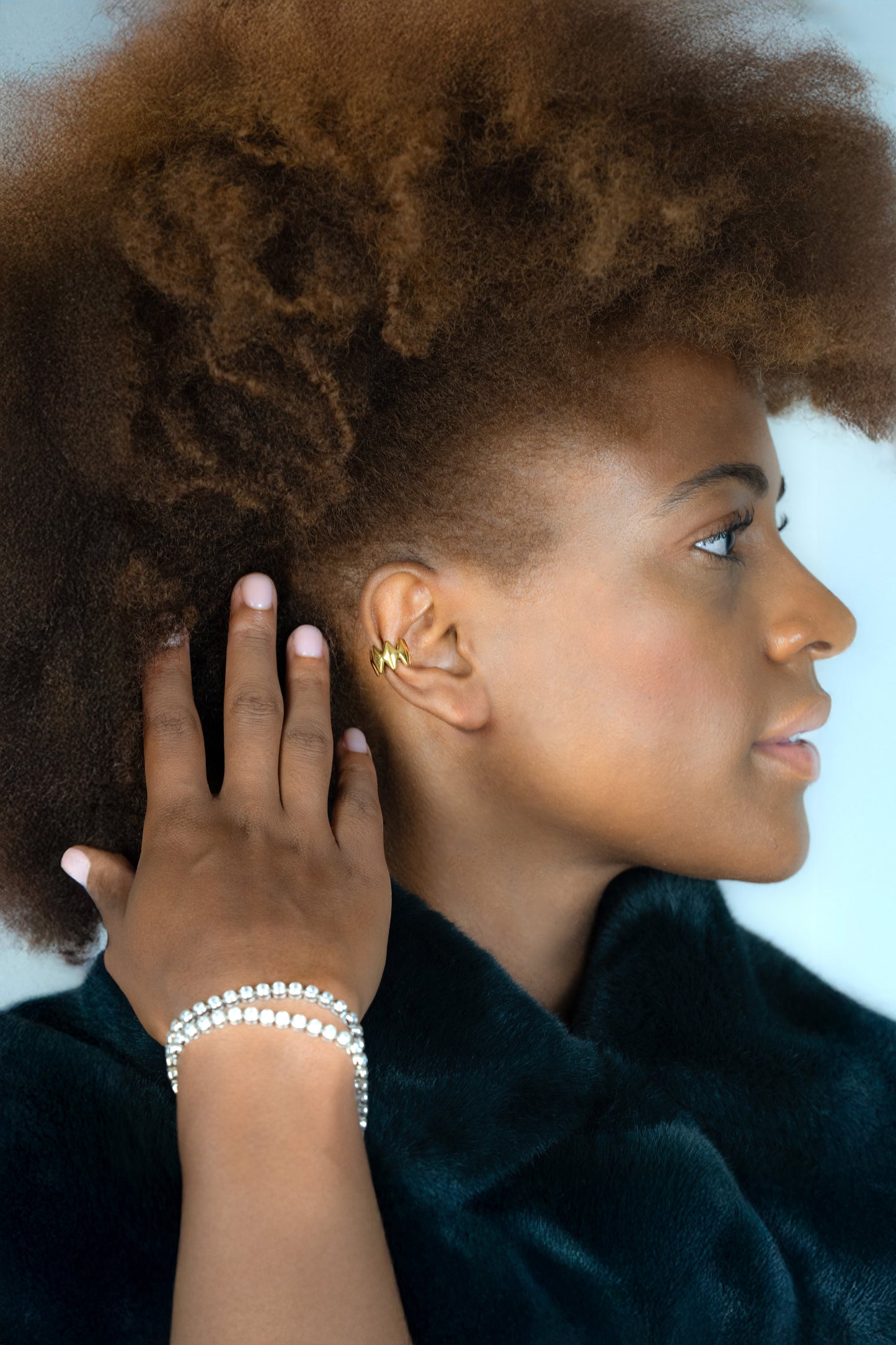Edgy Earcuffs, Gold, 1 pair, designed by Rebeca Sá