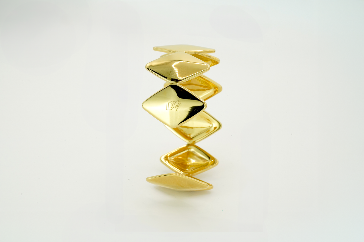 Edgy Gold Bracelet designed by Rebeca Sá