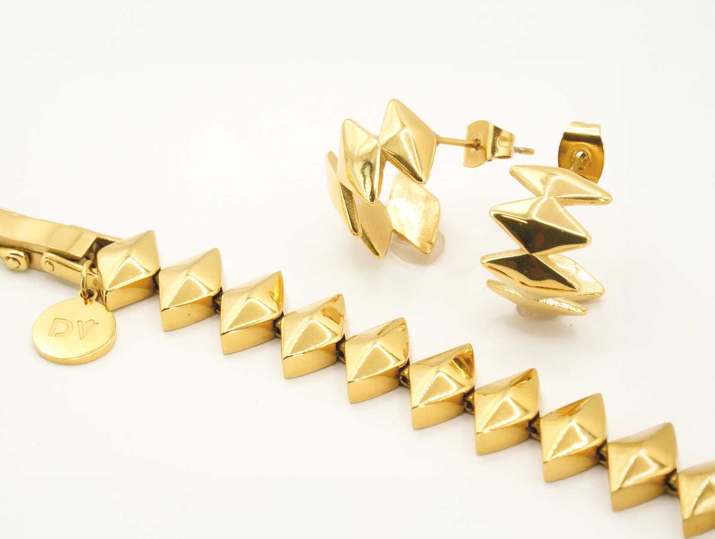 Edgy Earrings, designed by Rebeca Sá