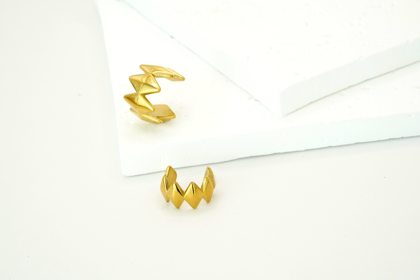 Edgy Earcuffs, Gold, 1 pair, designed by Rebeca Sá