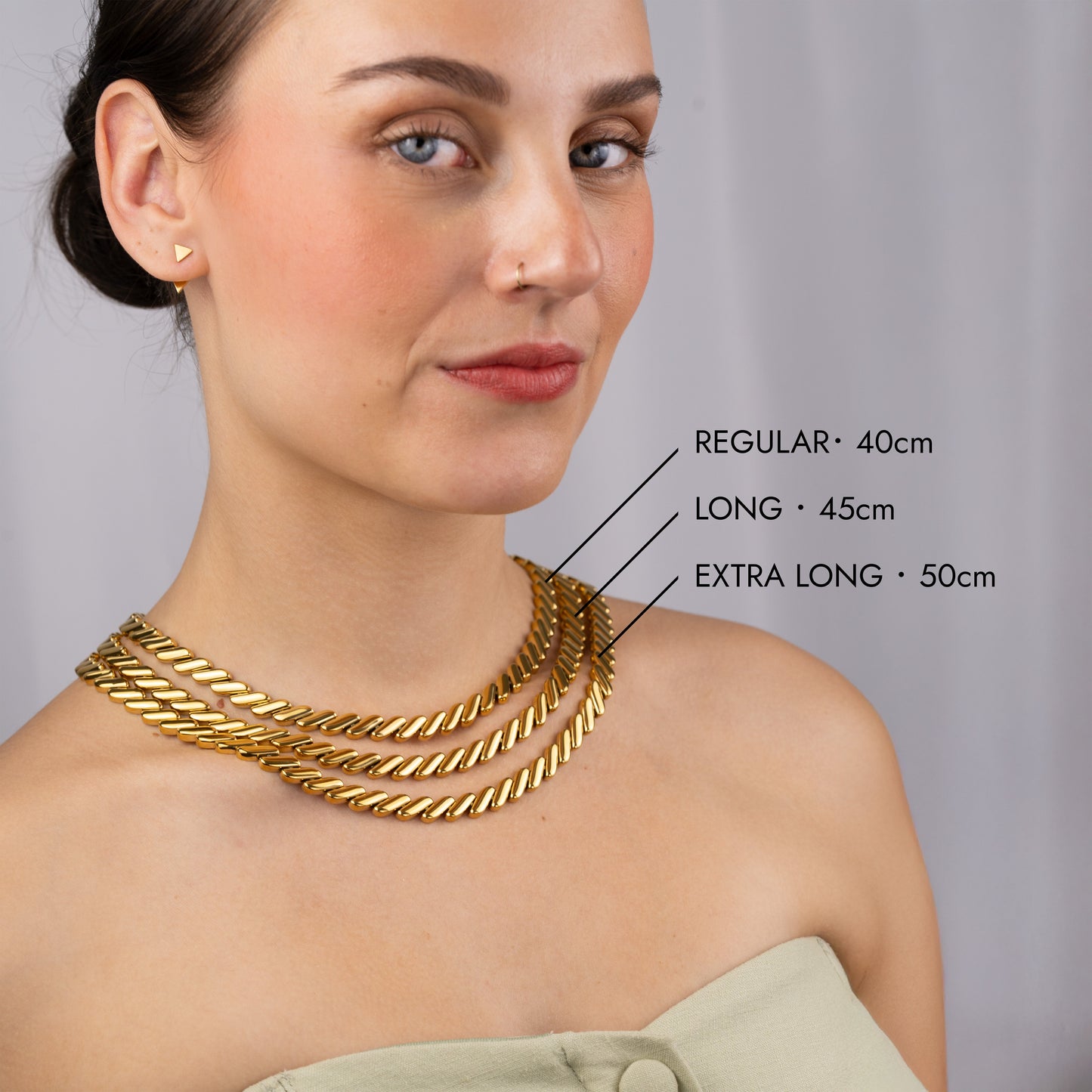 Glow-getter necklace, by Rebeca Sá