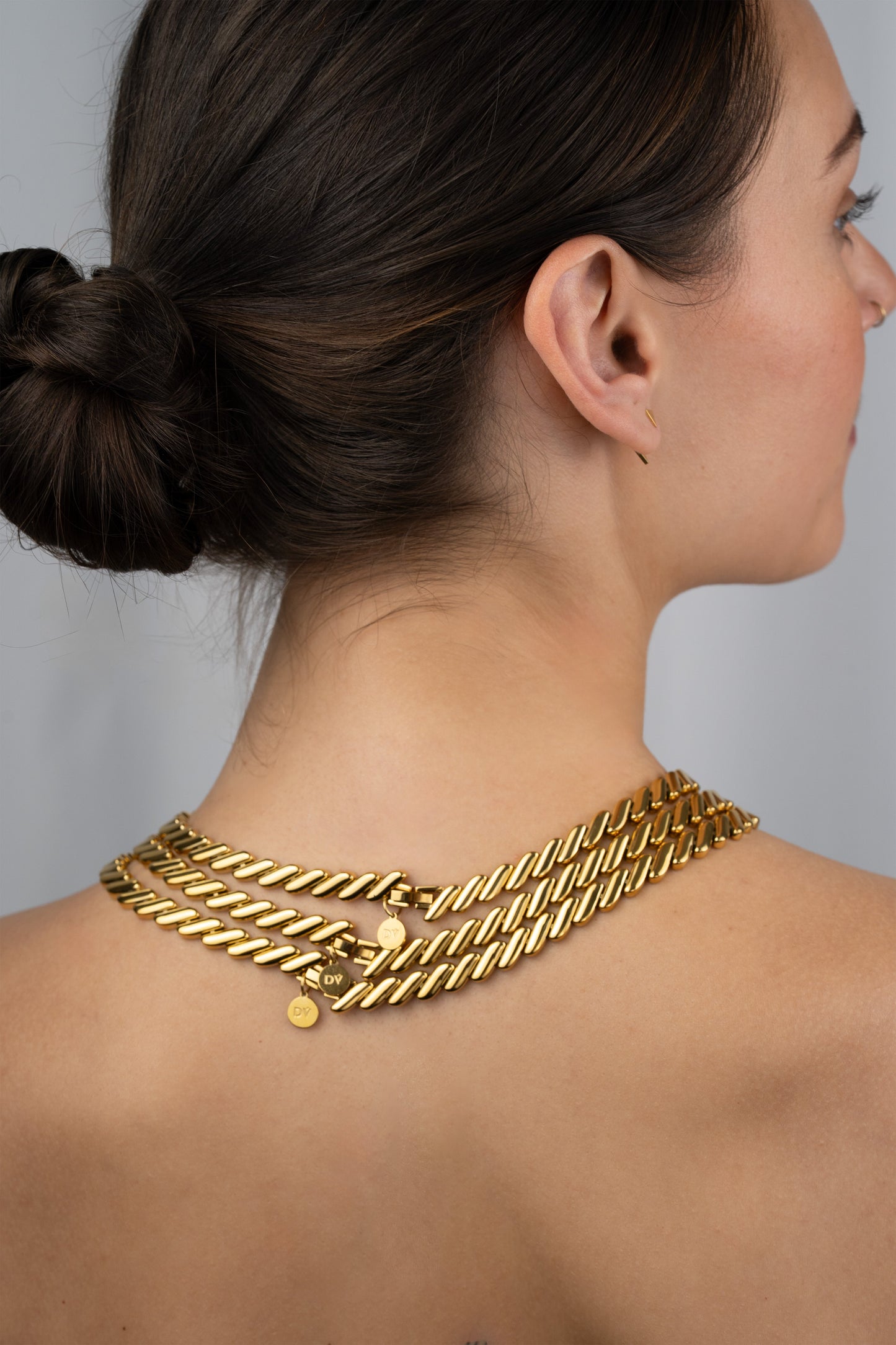 Glow-getter necklace, by Rebeca Sá