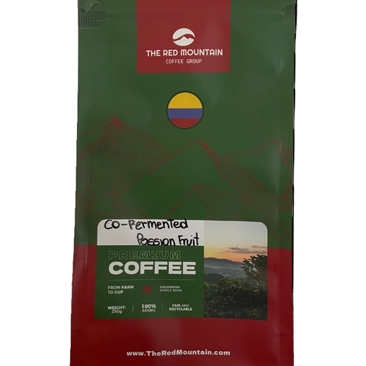 The Red Mountain Co-fermented Passion Fruit — Castillo co-fermented with passion fruit by Edgar Ramírez, Villa Hermosa (Tolima), Colombia — 250 g light roast whole bean - Desapega.nl