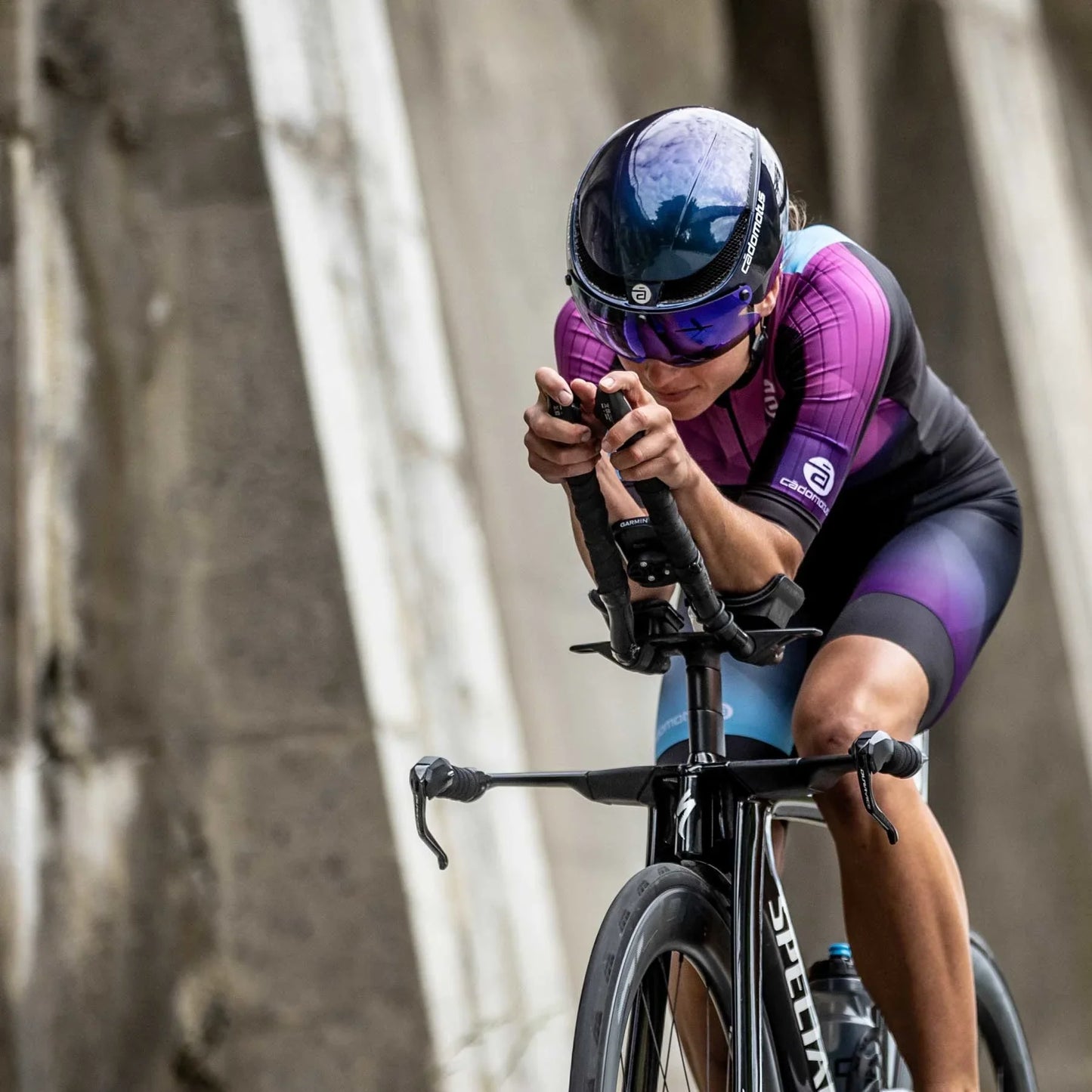 Capacete Omega Aero para Triatlo e Patinação de Velocidade